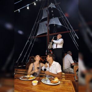 Cena Columbus Langosta & Mar y Tierra - Aquatours