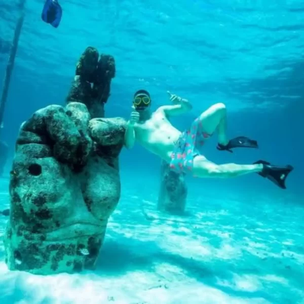 Tour a ISLA MUJERES en Catamaran TODO Incluido + CLUB DOLPHIN DISCOVERY - Imagen 19