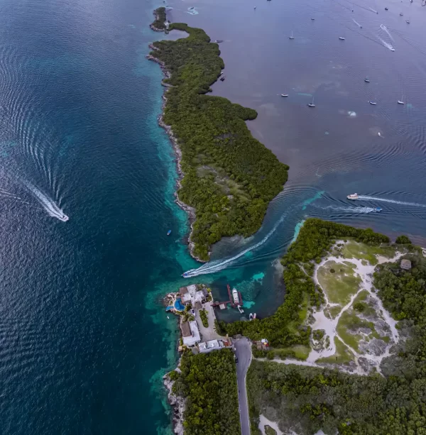 Tour de isla cozumel con snorkel y visita al cielo y el cielito en catamaran todo incluido
